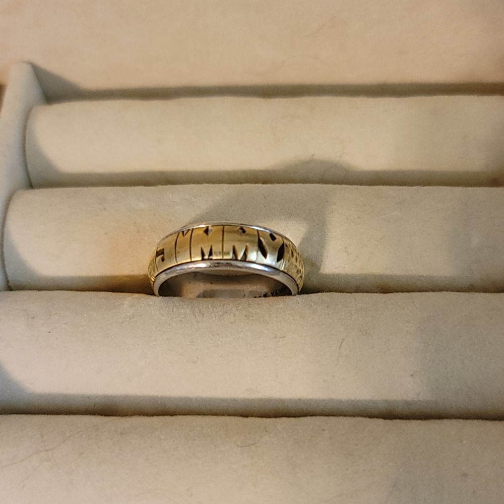Two tone gold ring